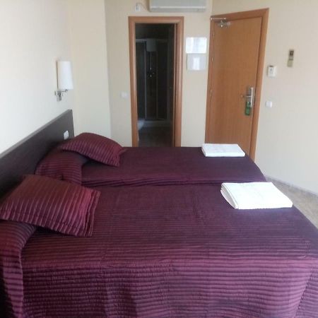 Hostal Sant Sadurni Сан-Садурни-д'Анойя Экстерьер фото