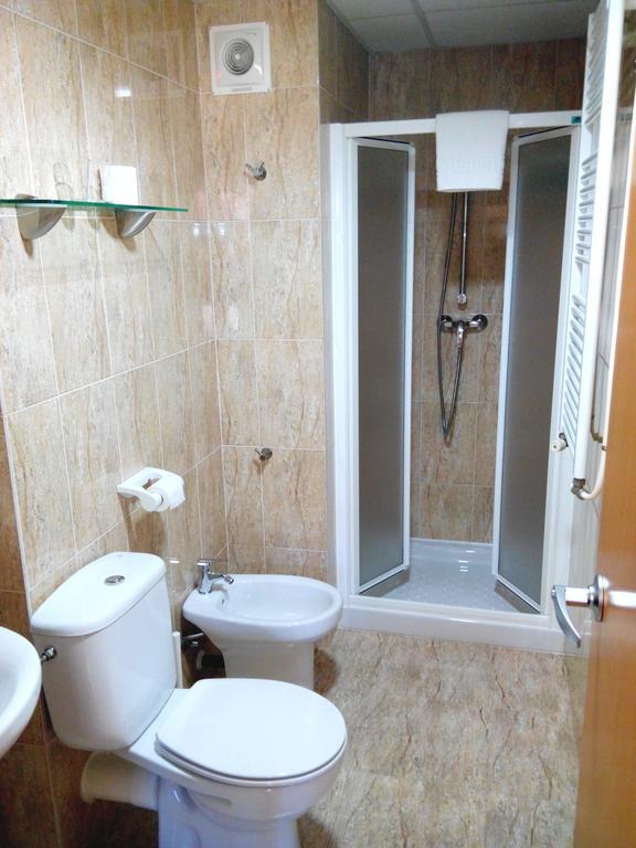 Hostal Sant Sadurni Сан-Садурни-д'Анойя Номер фото