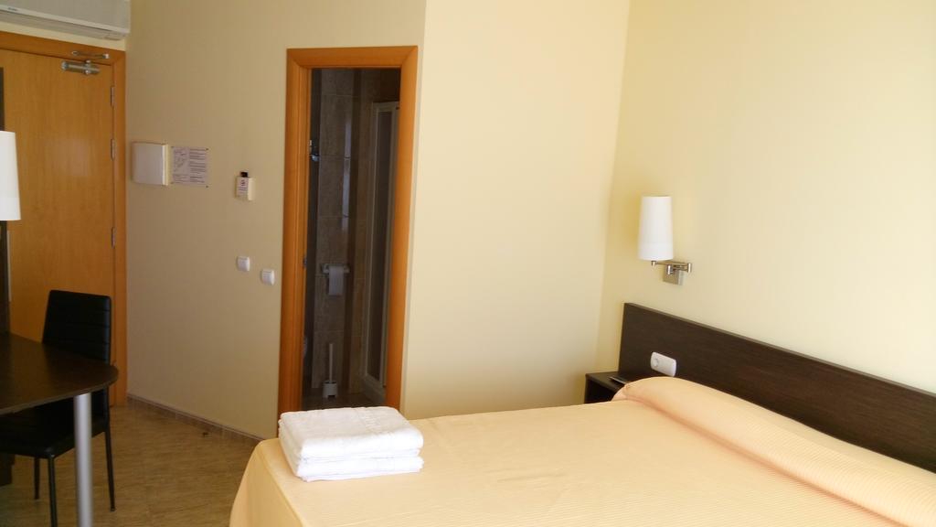 Hostal Sant Sadurni Сан-Садурни-д'Анойя Экстерьер фото