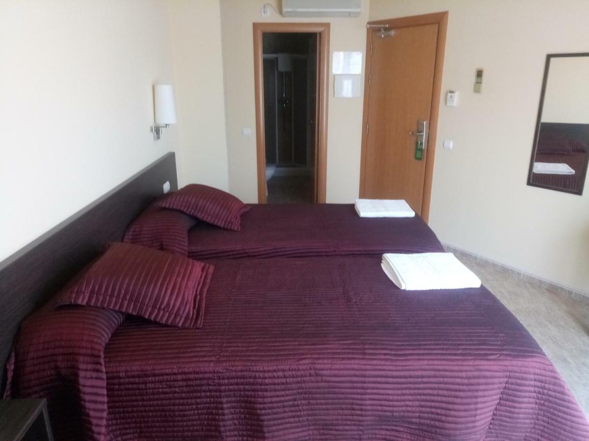 Hostal Sant Sadurni Сан-Садурни-д'Анойя Экстерьер фото